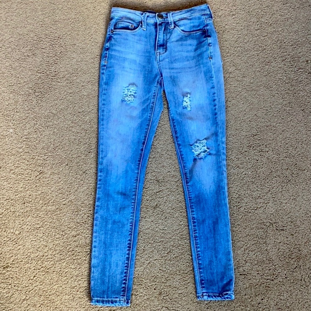 MUDD HIGH RISE RIPPED JEGGINGS